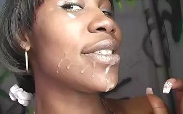 Drenched facial grand finale for an ebony girl after unwashed a foreign
